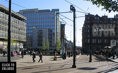 Tram platforms, St. Peter's Square, April 2007